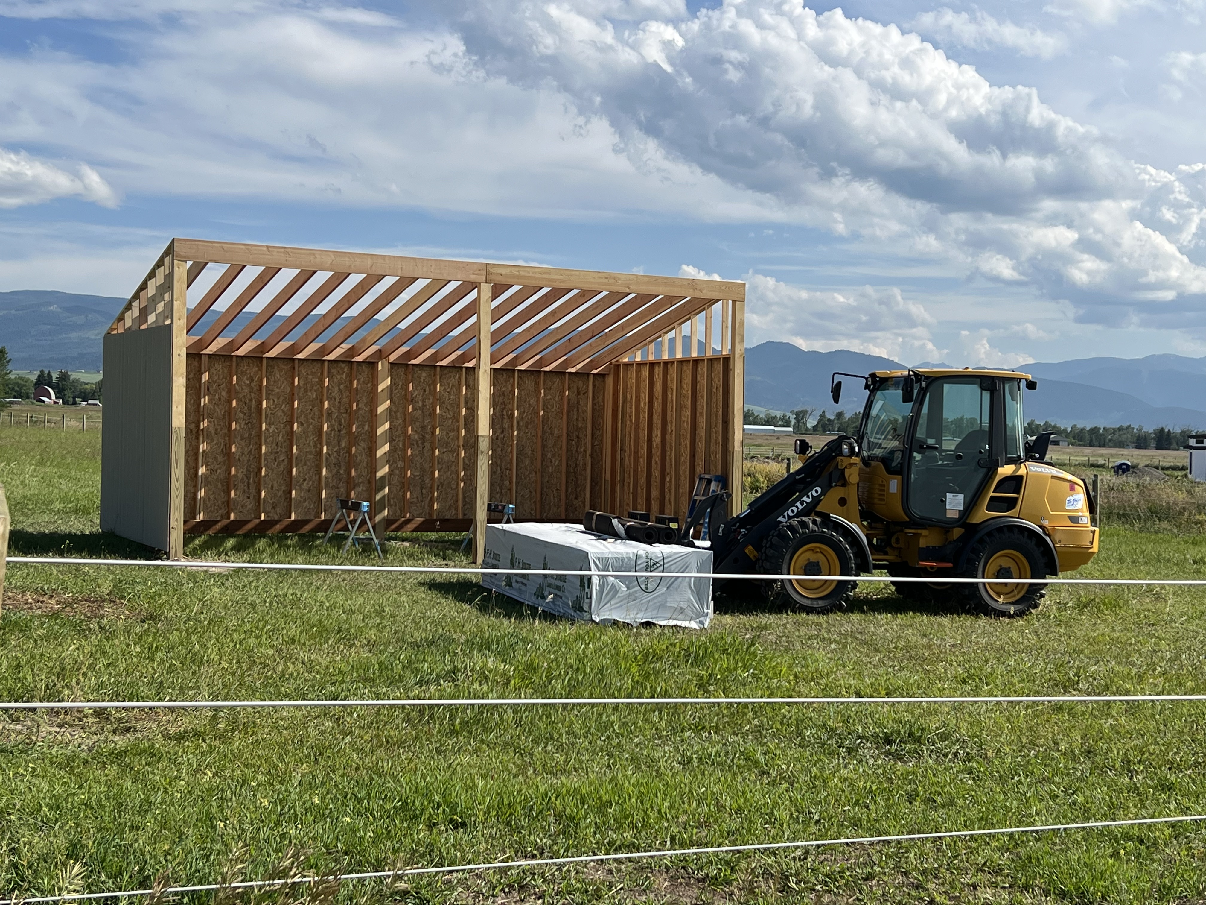 Syndicate Builders Equestrian Barns, stables, sheds