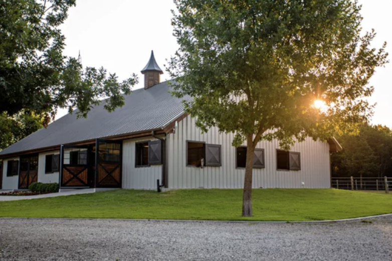 Syndicate Builders Equestrian Barns, stables, sheds